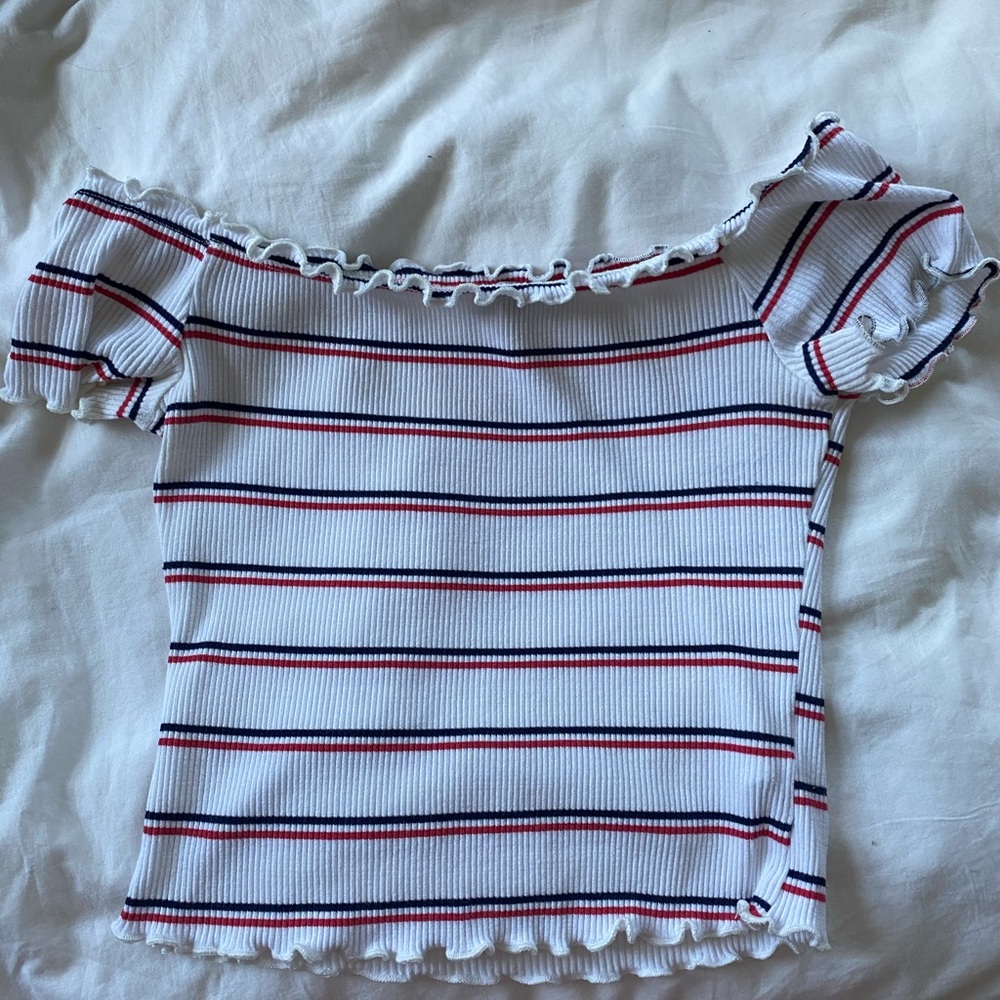 Ripped off the shoulder crop too